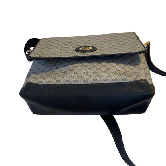 Gucci Black and Gray Crossbody Bag with Signature GG Pattern - Picture 5 of 13